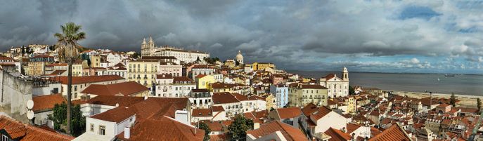 1000px-panorama_of_alfama_lisboa_from_belvedere_portas_do_sol_on_2014-11-08
